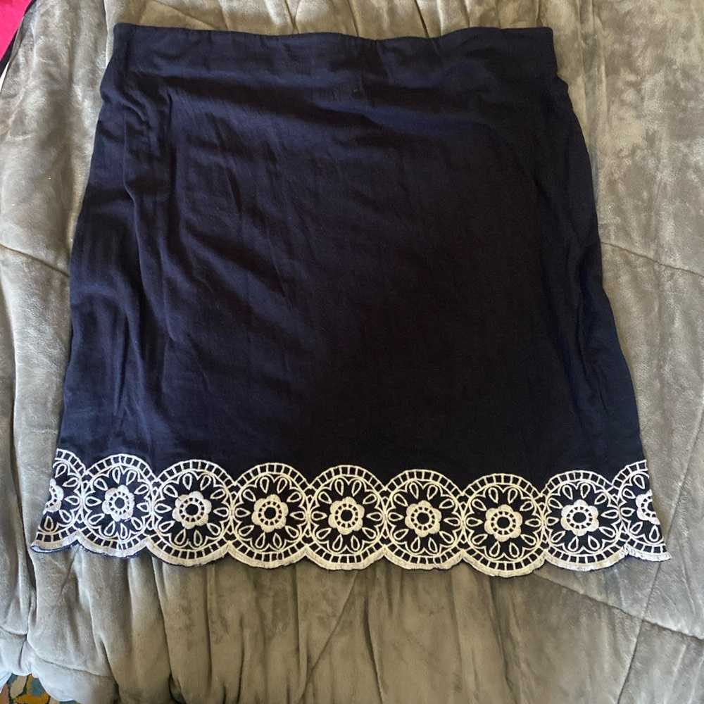 Talbots-Navy Blue Skirt with White Embroidered Scallop Hem, Size XL, cttn/modal